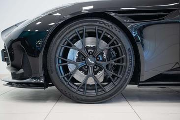 Aston Martin DB12 Volante — photo 11
