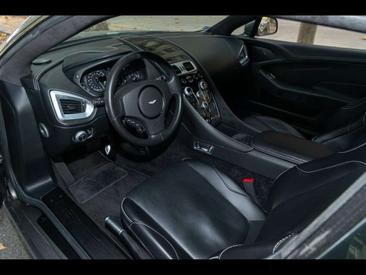 Aston Martin Vanquish V12 5.9 570ch Touchtronic III — photo 12