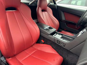 Aston Martin V8 Coupé — photo 22