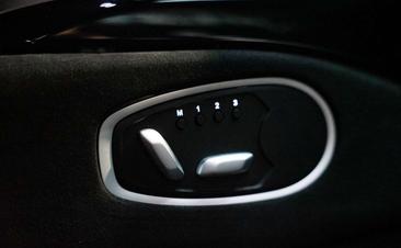 Aston Martin V8 4.0 510 CV — photo 15
