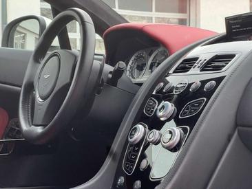 Aston Martin V8 Coupé — photo 24