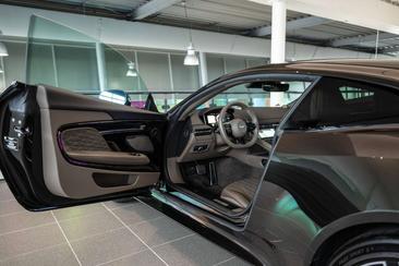 Aston Martin DB12 4.0 V8 — photo 19