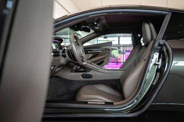Aston Martin DB12 4.0 V8 — photo 20