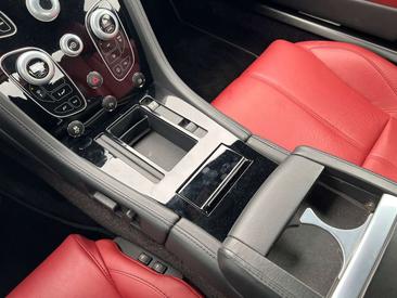 Aston Martin V8 Coupé — photo 27