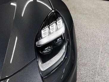 Aston Martin Vanquish V12 — photo 5