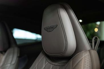 Aston Martin DB12 4.0 V8 — photo 22