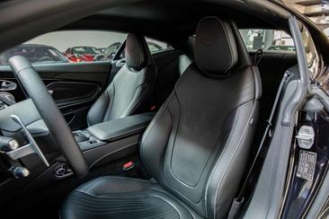 Aston Martin DB11 Coupé V8 — photo 9
