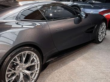 Aston Martin Vanquish V12 — photo 7