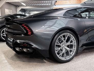 Aston Martin Vanquish V12 — photo 9