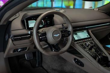 Aston Martin DB12 4.0 V8 — photo 25