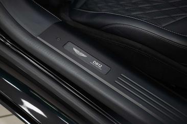 Aston Martin DB12 Volante — photo 25