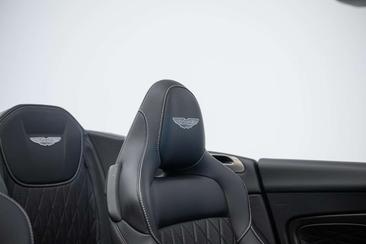 Aston Martin DB12 Volante — photo 27