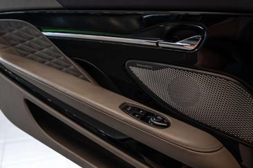 Aston Martin DB12 4.0 V8 — photo 27
