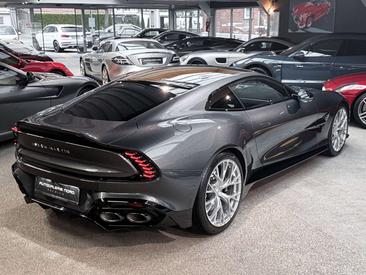 Aston Martin Vanquish V12 — photo 12