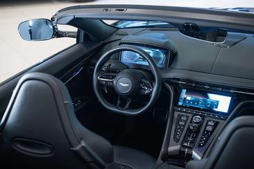 Aston Martin DB12 Volante — photo 32