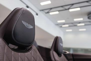 Aston Martin DB12 Volante — photo 16