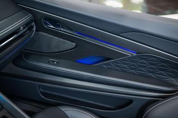 Aston Martin DB12 Volante — photo 37