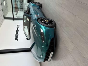 Aston Martin Vantage Roadster — photo 1