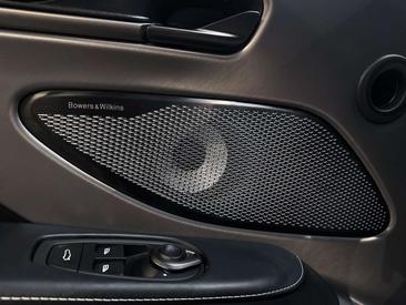 Aston Martin Vanquish V12 — photo 19
