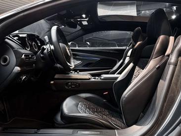 Aston Martin Vanquish V12 — photo 20