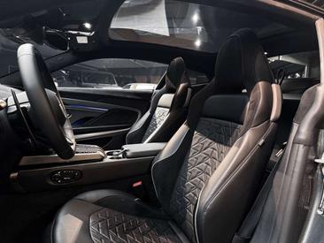 Aston Martin Vanquish V12 — photo 21
