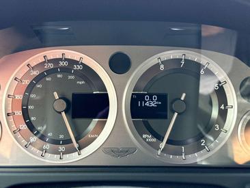 Aston Martin Vantage 4.7i V8 — photo 10