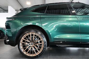 Aston Martin DBX 707 — photo 11