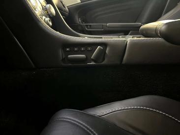 Aston Martin DBS Coupé 6.0 V12 Carbon Black Edition — photo 33