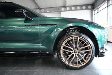 Aston Martin DBX 707 — photo 12