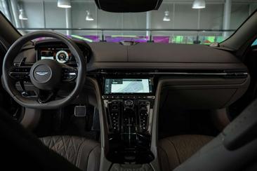 Aston Martin DB12 4.0 V8 — photo 39