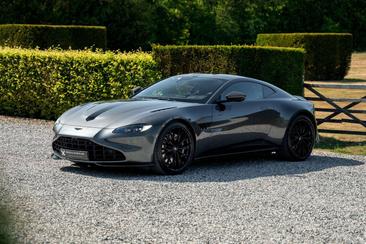 Aston Martin Vantage Coupe V8 — photo 5