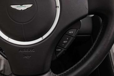 Aston Martin DB9 Volante — photo 18