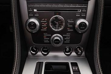 Aston Martin DB9 Volante — photo 21