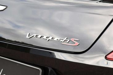 Aston Martin Vanquish S — photo 14