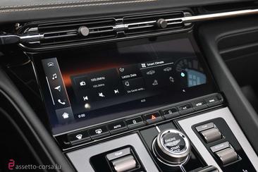 Aston Martin DB12 Volante — photo 23