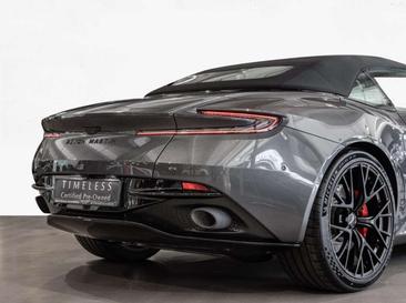 Aston Martin DB12 Volante — photo 18