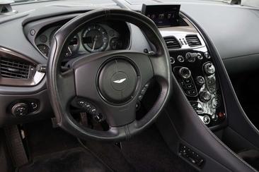 Aston Martin Vanquish S — photo 17