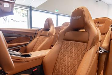 Aston Martin DB12 Volante — photo 3