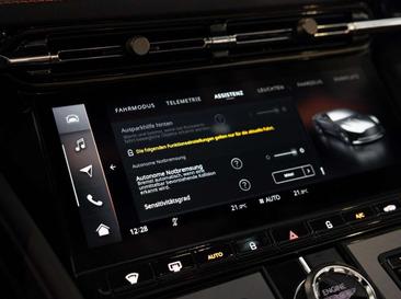 Aston Martin DB12 Volante — photo 26