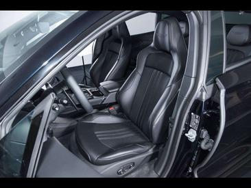 Aston Martin DBX 4.0 V8 Biturbo — photo 14