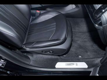 Aston Martin DBX 4.0 V8 Biturbo — photo 17