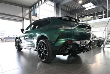 Aston Martin DBX S Malachite Green — photo 16