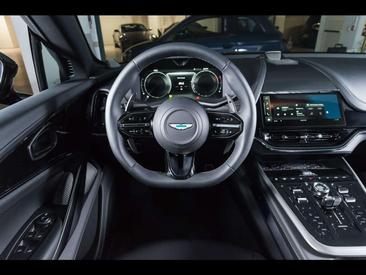 Aston Martin DBX 4.0 V8 Biturbo — photo 18