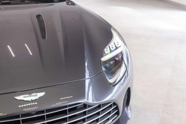 Aston Martin DB12 Volante — photo 16