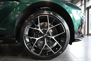 Aston Martin DBX S Malachite Green — photo 18