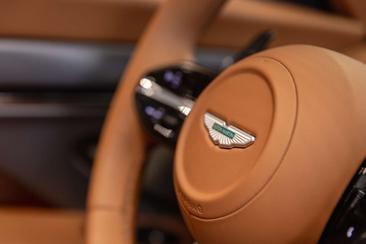 Aston Martin DB12 Volante — photo 19
