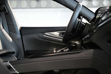 Aston Martin DBX 707 — photo 45