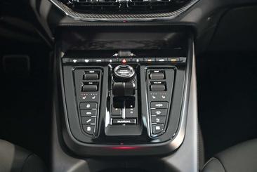 Aston Martin DBX 707 — photo 49