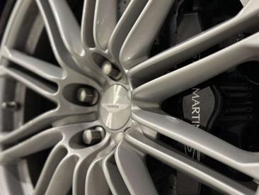 Aston Martin DBS 5.9 V12 — photo 15