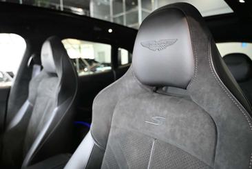 Aston Martin DBX S Malachite Green — photo 29